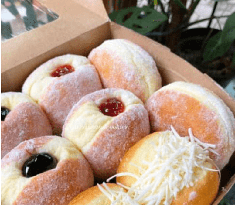 Tregen cakes ,pastries and food