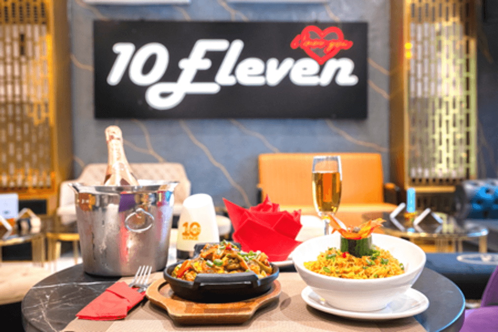 10 Eleven Restaurant & Lounge 