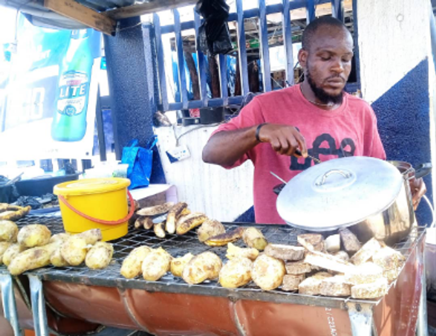 MARVAK--AKU-NNE  BOLA SPOT